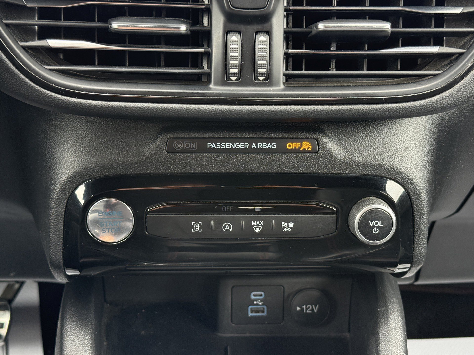 Used 2023 Ford Escape ST-Line w/ Tech Pack #1 FWD image 19