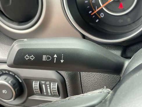 Used 2020 Jeep Wrangler Sport AWD/4WD image 31