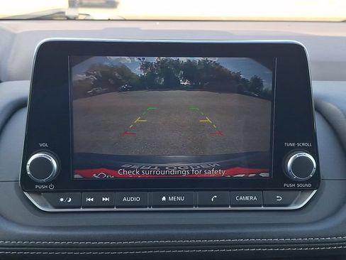 Certified 2023 Nissan Rogue SV FWD image 21