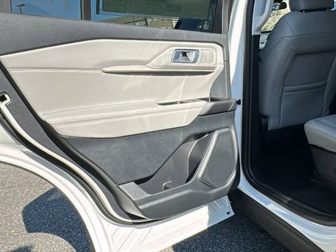 New 2026 Ford Explorer Active w/ Active Comfort Package RWD image 20