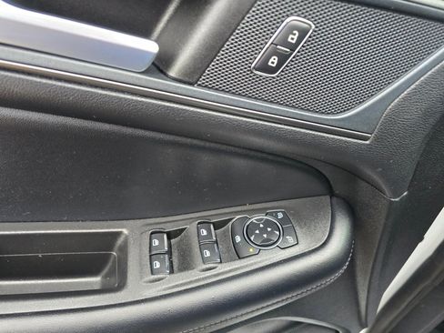 Used 2024 Ford Edge SE w/ Black Appearance Package image 23