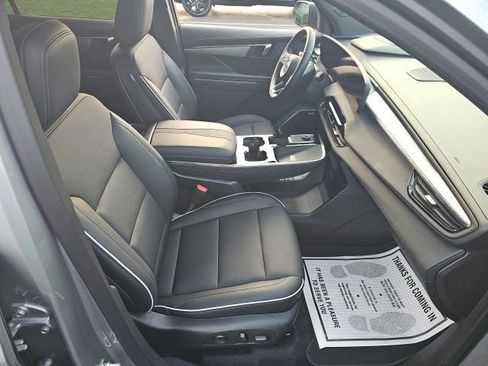 Used 2025 Buick Enclave Preferred image 9