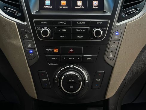 Used 2017 Hyundai Santa Fe SE image 22