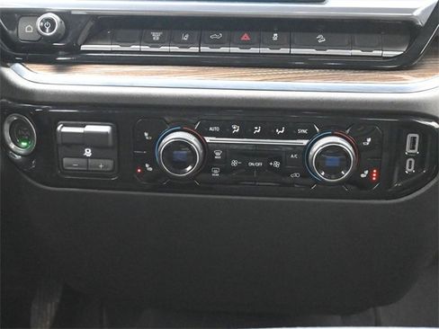 Used 2024 Chevrolet Silverado 2500 LT w/ Convenience Package image 22