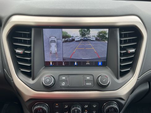 Used 2021 GMC Acadia Denali w/ Denali Technology Package FWD image 6
