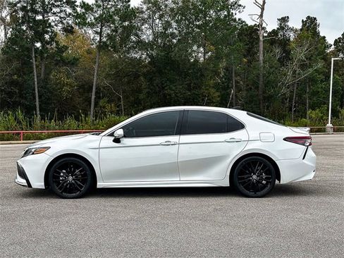 Used 2023 Toyota Camry XSE image 5