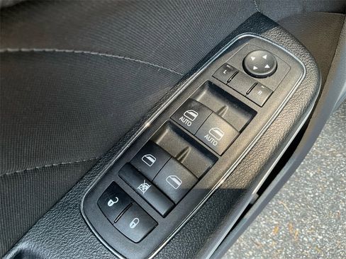 Used 2023 Dodge Charger SXT image 31