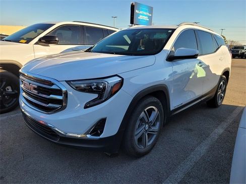 Used 2020 GMC Terrain SLT w/ Preferred Package image 3