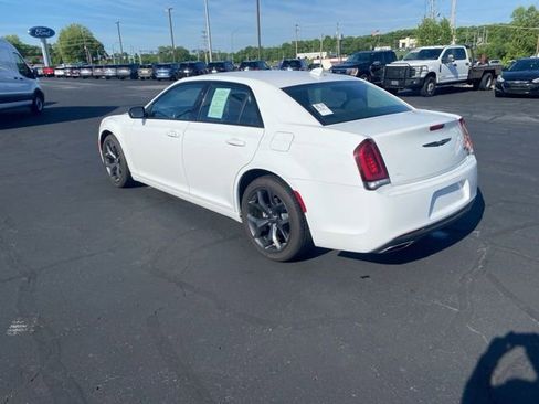 Used 2023 Chrysler 300 Touring w/ Sport Appearance Package RWD image 3