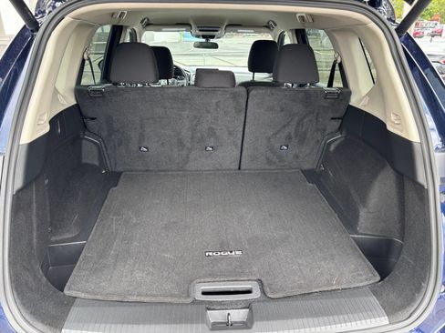 Used 2025 Nissan Rogue SV AWD/4WD image 29