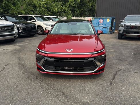 Used 2025 Hyundai Sonata Limited FWD image 2