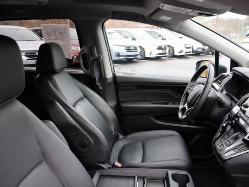 Certified 2023 Honda Odyssey Touring image 8
