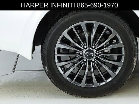 Used 2024 INFINITI QX80 Sensory w/ All-Season Package AWD/4WD image 14