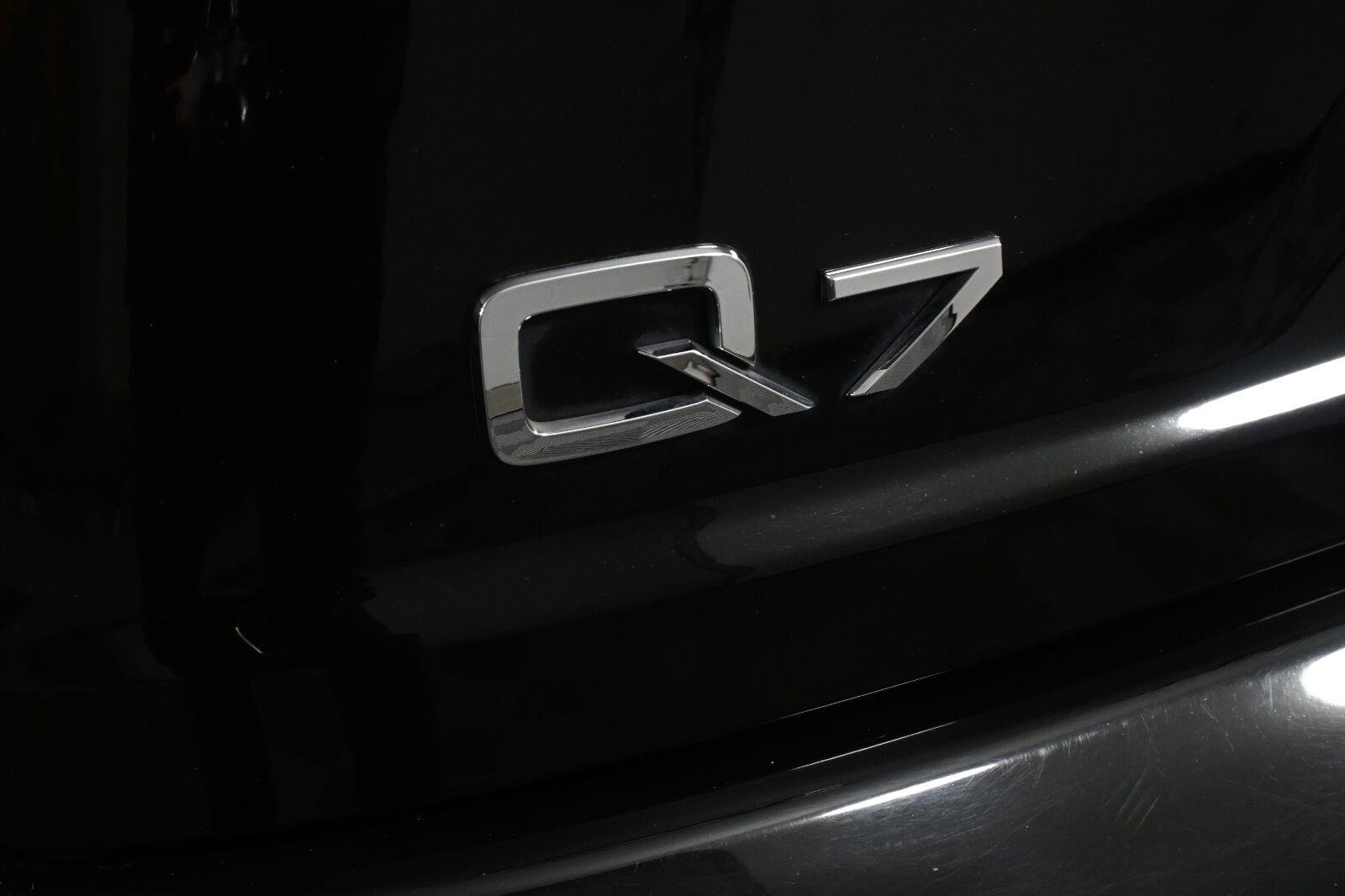 Used 2017 Audi Q7 3.0T Premium AWD/4WD image 27