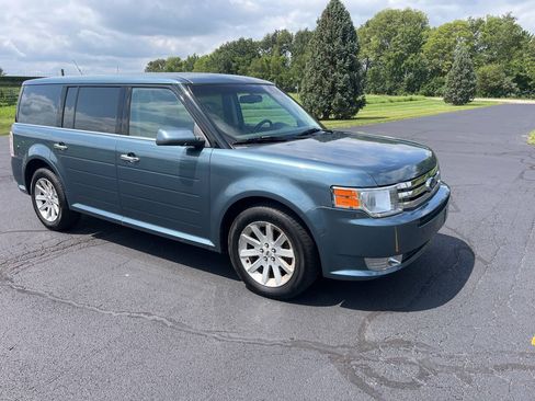 Used 2010 Ford Flex SEL FWD image 5