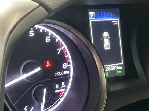 Used 2023 Toyota Camry SE FWD image 8