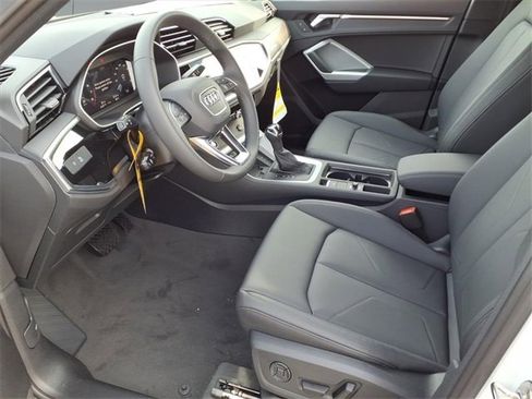 New 2025 Audi Q3 2.0T Premium image 9