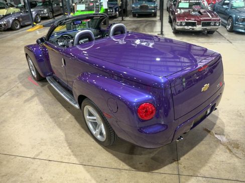 Used 2004 Chevrolet SSR image 16