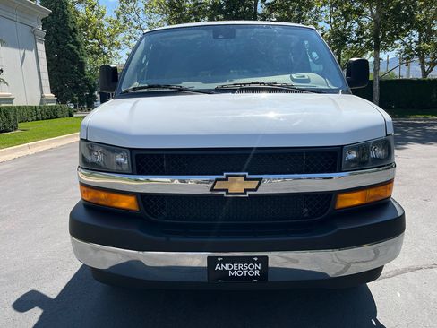 Used 2025 Chevrolet Express 3500 LT w/ LT Preferred Equipment Group RWD image 4