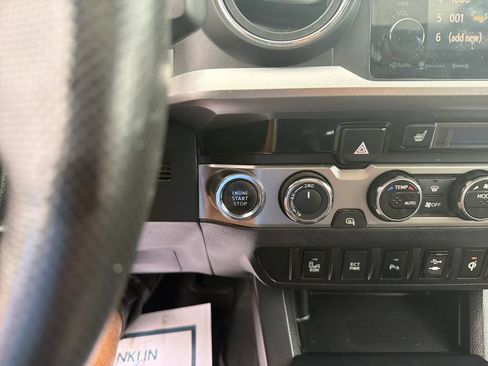 Used 2017 Toyota Tacoma Limited AWD/4WD image 17