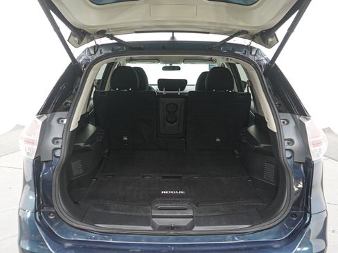 Used 2016 Nissan Rogue SV w/ SV Premium Package AWD/4WD image 16