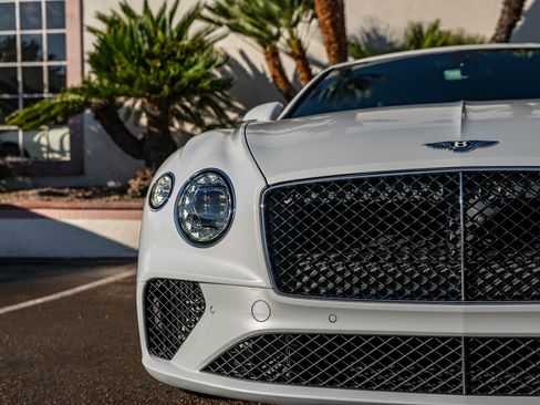 Used 2024 Bentley Continental GT image 11