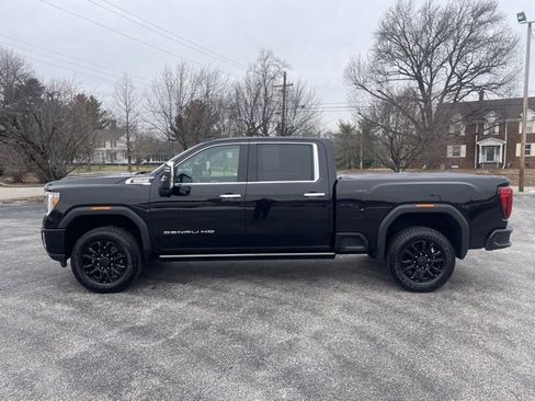 Used 2022 GMC Sierra 2500 Denali w/ Denali Black Diamond Edition image 8