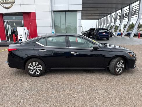 Used 2025 Nissan Altima 2.5 S FWD image 8