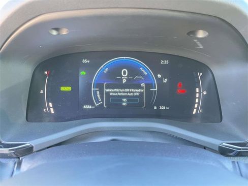 Used 2025 Toyota Camry LE image 13