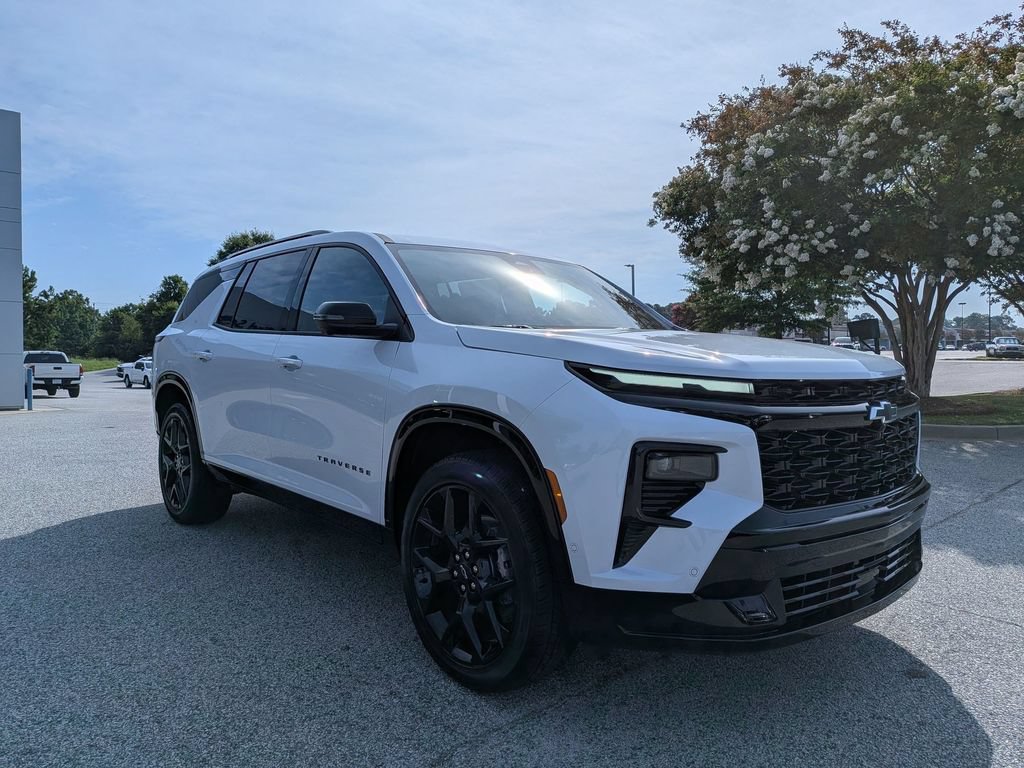 New 2026 Chevrolet Traverse RS w/ LPO, Floor Liner Package FWD image 2