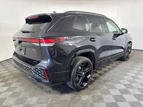 Certified 2025 Volkswagen Tiguan SE R-Line AWD/4WD image 3