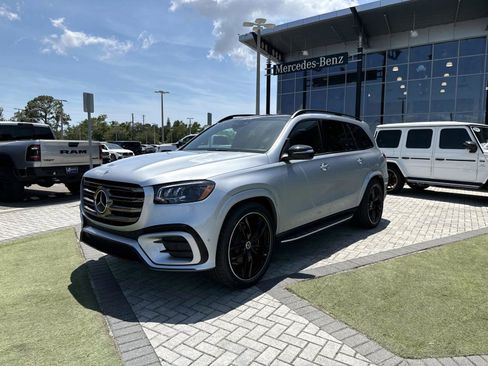 New 2026 Mercedes-Benz GLS 580 4MATIC image 2