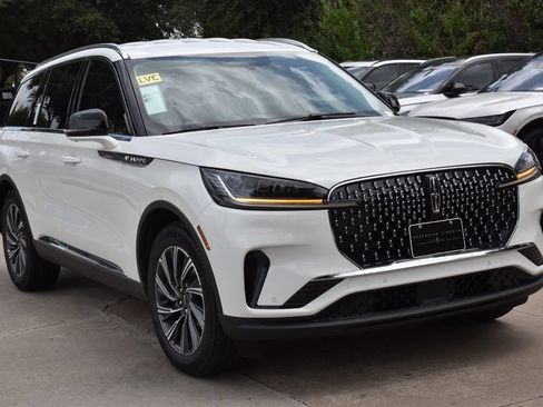 New 2026 Lincoln Aviator 2WD image 3
