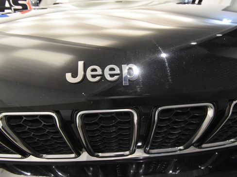 Used 2022 Jeep Grand Cherokee L Overland image 9