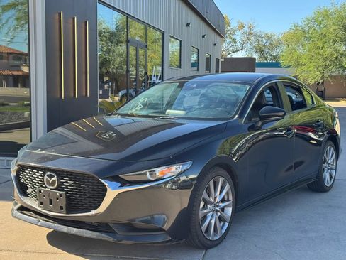 Used 2021 MAZDA MAZDA3 s FWD image 2