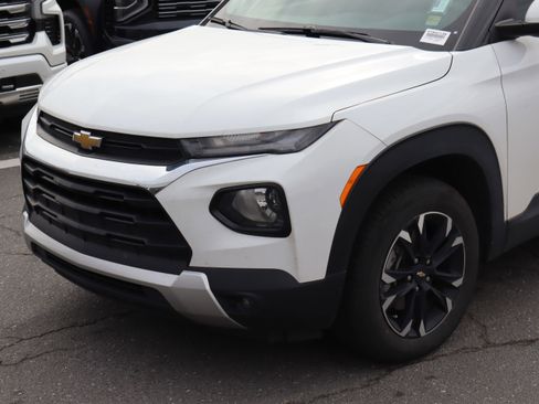 Used 2023 Chevrolet TrailBlazer LT w/ Convenience Package AWD/4WD image 6