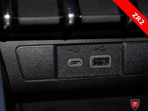 Used 2025 Chevrolet Colorado ZR2 w/ Technology Package image 39