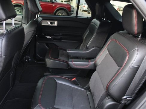 Used 2022 Ford Explorer ST-Line w/ Class IV Trailer Tow Package image 13