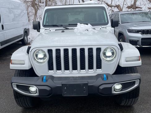 Used 2022 Jeep Wrangler Unlimited Sahara w/ Cold Weather Group image 2