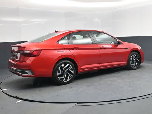 Used 2024 Volkswagen Jetta SEL image 4