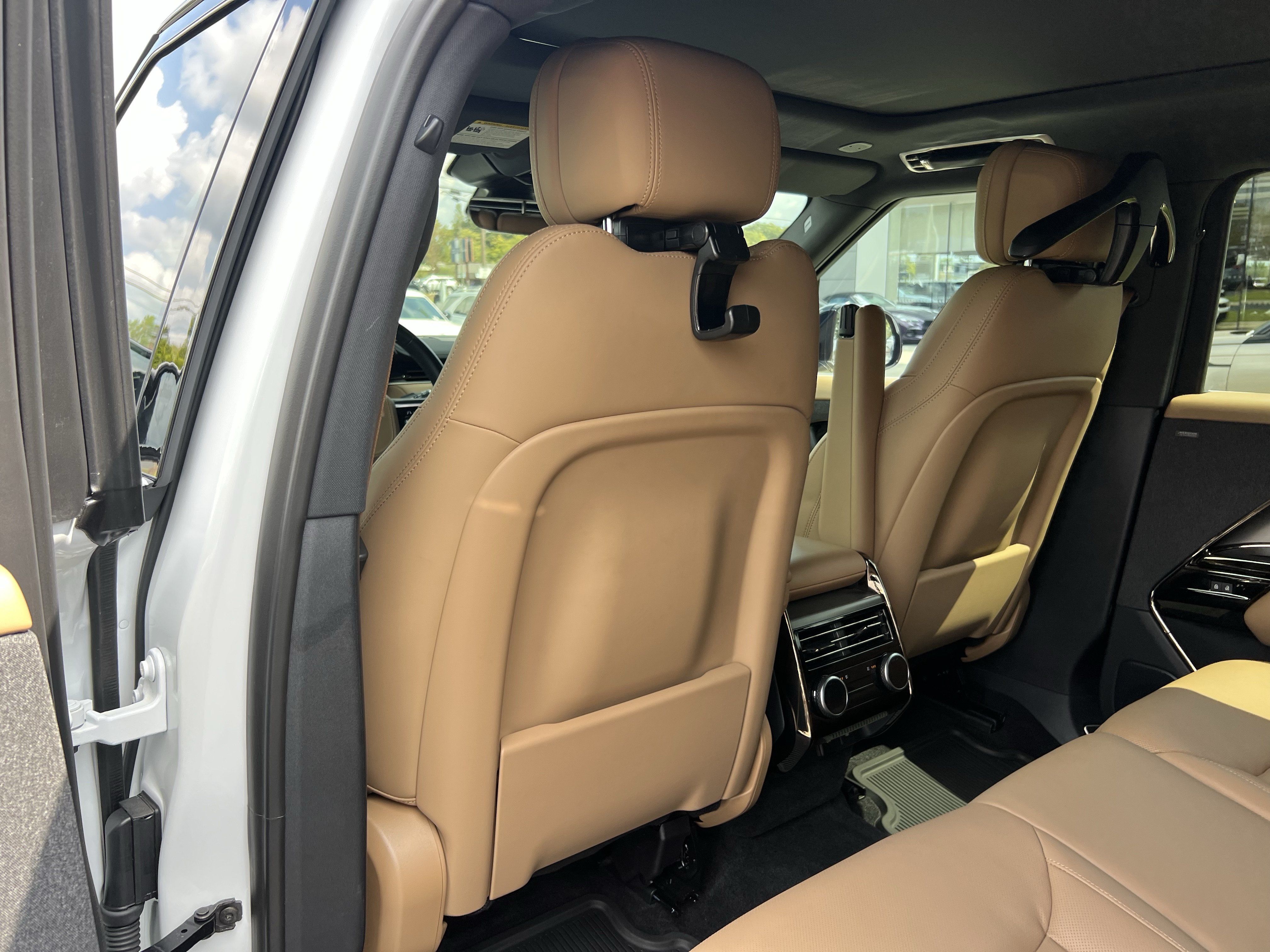 Used 2025 Land Rover Range Rover Sport SE AWD/4WD image 31