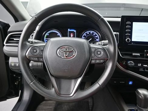 Used 2023 Toyota Camry SE FWD image 7
