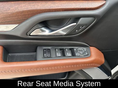 Used 2023 GMC Yukon XL Denali Ultimate image 12