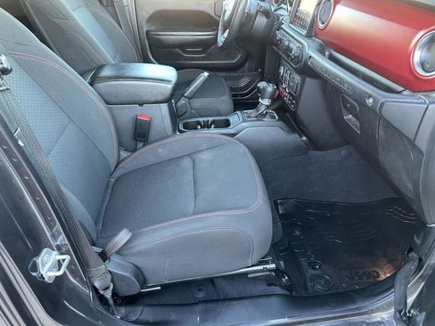 Used 2023 Jeep Wrangler Unlimited Rubicon w/ Cold Weather Group image 32