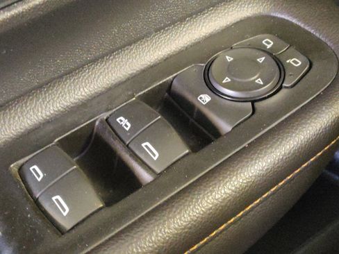Used 2020 GMC Terrain SLE FWD image 27