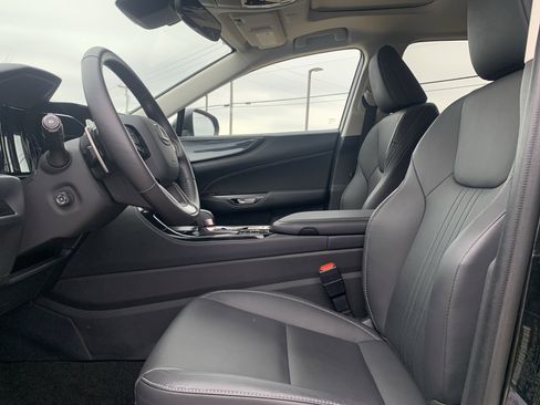 Certified 2025 Lexus NX 350 AWD w/ Premium Package image 16