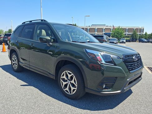 Certified 2024 Subaru Forester Premium AWD/4WD image 4