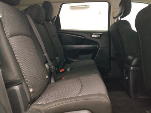 Used 2020 Dodge Journey SE FWD image 19