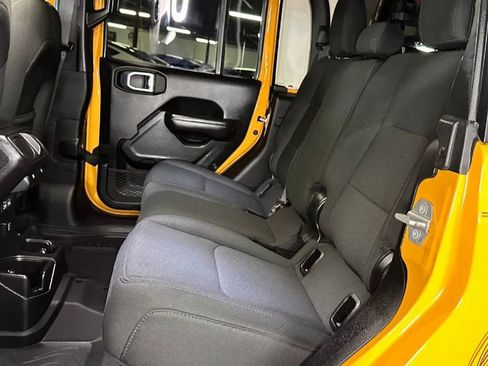 Used 2021 Jeep Gladiator Sport image 25