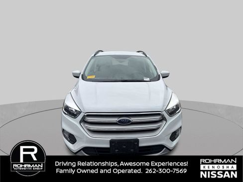 Used 2018 Ford Escape SE w/ SE Sync 3 Package AWD/4WD image 9